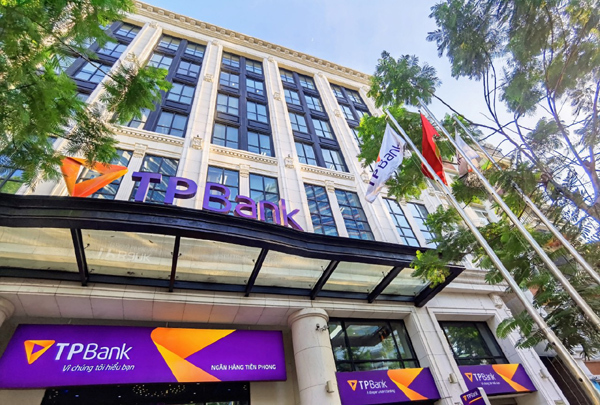 TPBank tiếp tục vào top 4 ngân hàng tư nhân uy tín nhất Việt Nam 2020