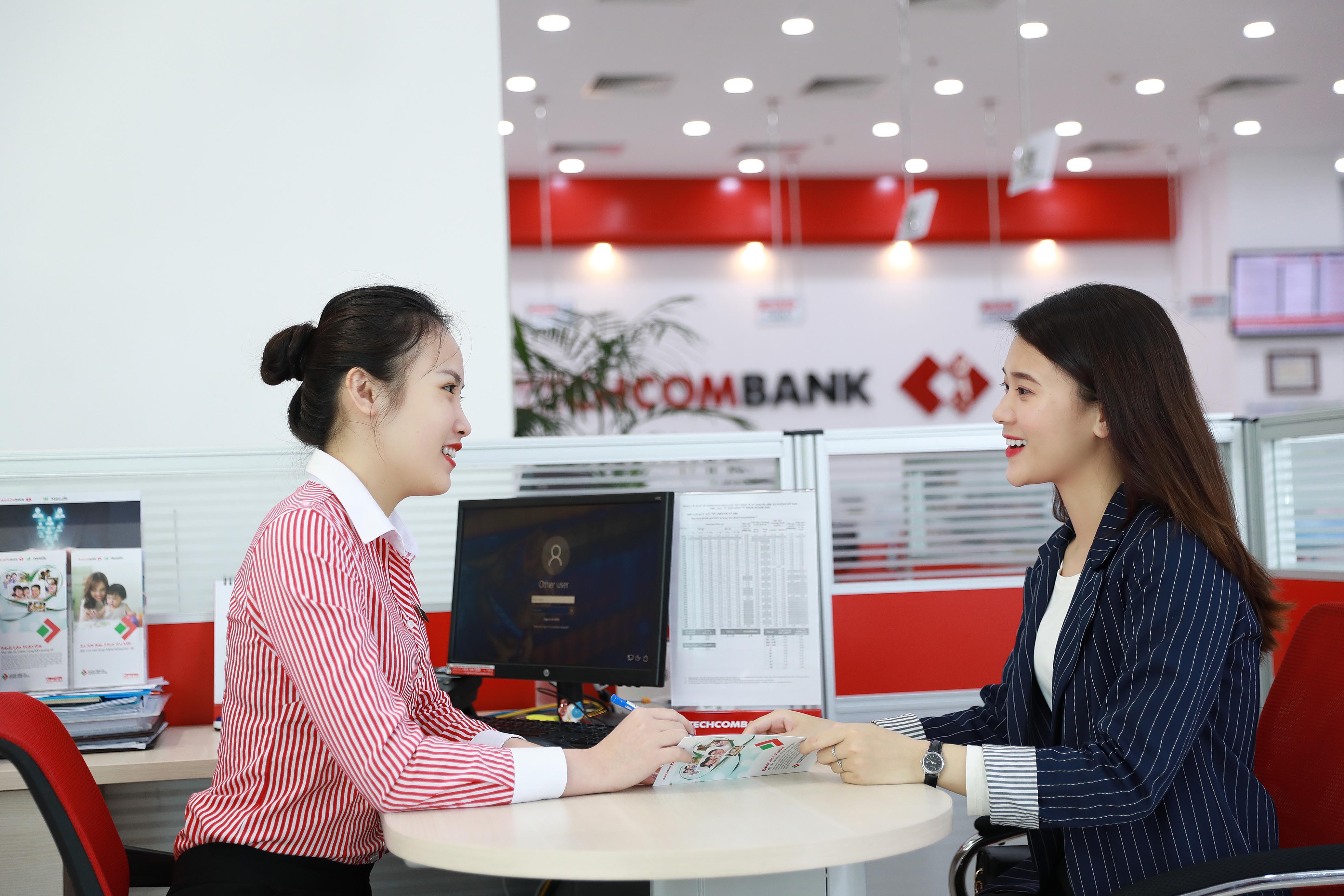 Techcombank: 28 Năm Kiến Tạo Thành Công Từ Sự Thấu Hiểu Khách Hàng