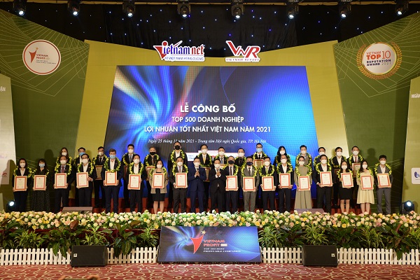 Lễ công bố Top 500 Doanh nghiệp lợi nhuận tốt nhất Việt Nam & Top 10 Công ty uy tín ngành Thực phẩm – Đồ uống – Bán lẻ năm