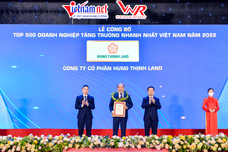 Hưng Thịnh Land nhận cú đúp giải thưởng tại Lễ Công bố TOP 500 Doanh nghiệp tăng trưởng nhanh nhất Việt Nam năm 2022
