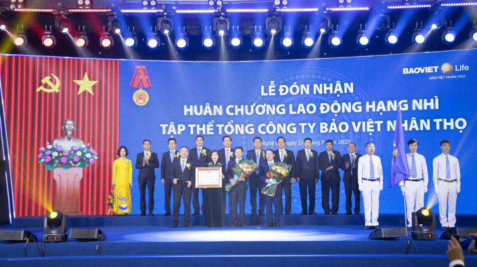 Bảo Việt Nhân thọ vinh dự tiếp tục đón nhận Huân chương Lao động hạng Nhì