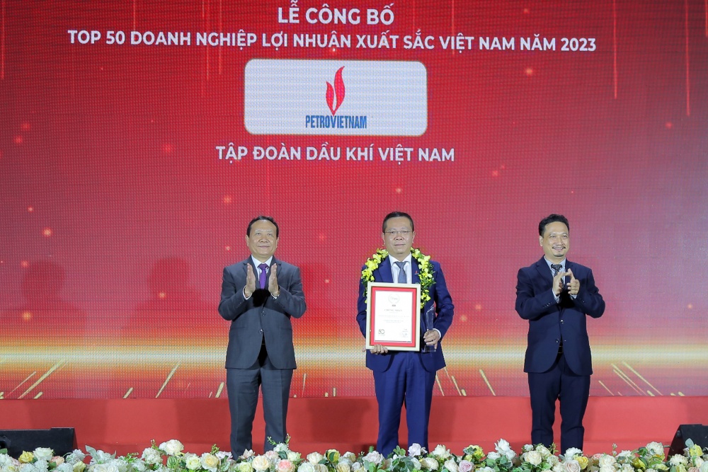 Năm thứ 5 liên tiếp, Petrovietnam đứng đầu Bảng xếp hạng 500 doanh nghiệp lợi nhuận tốt nhất Việt Nam