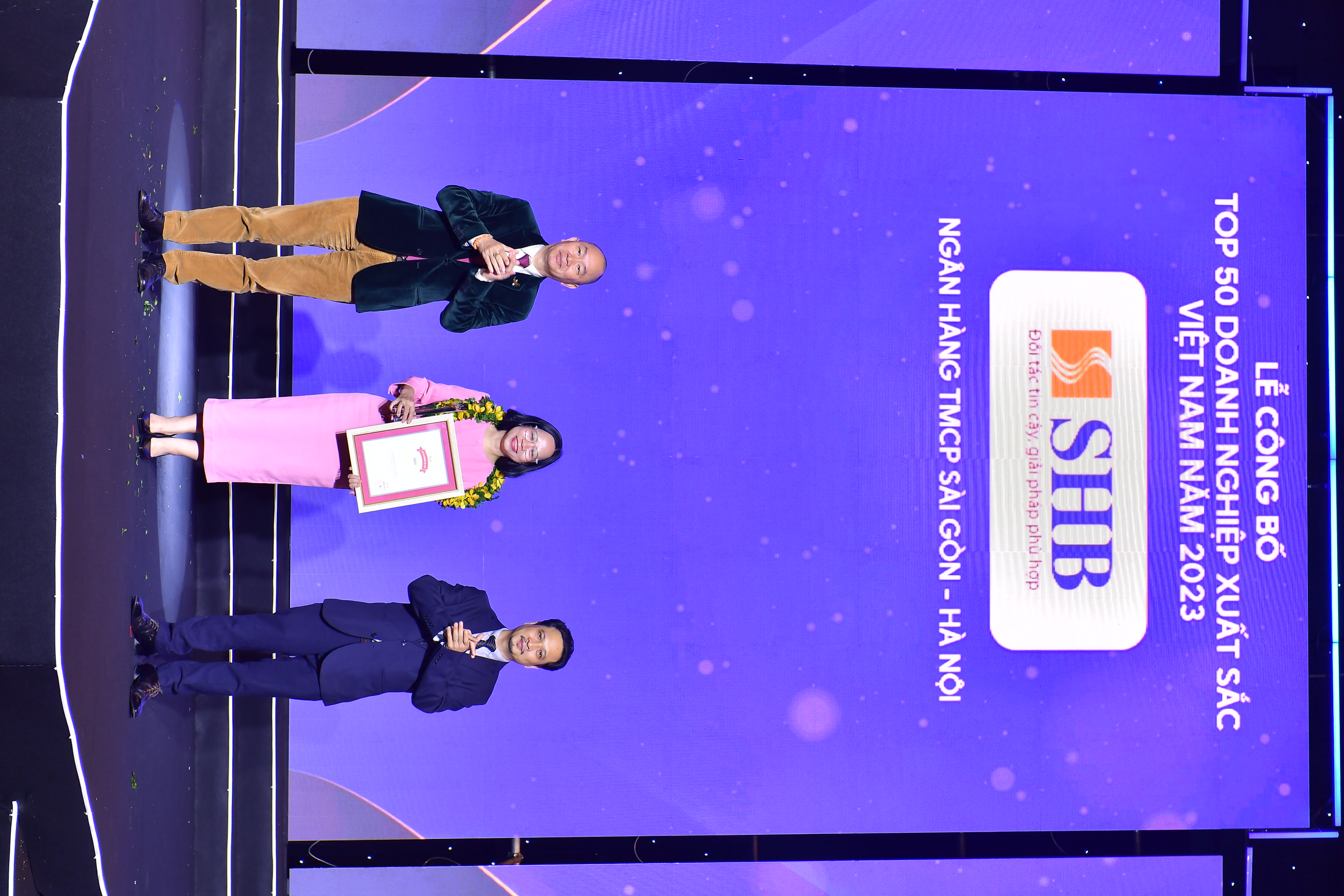 SHB 5 năm liên tiếp được vinh danh “Top 50 doanh nghiệp xuất sắc nhất Việt Nam