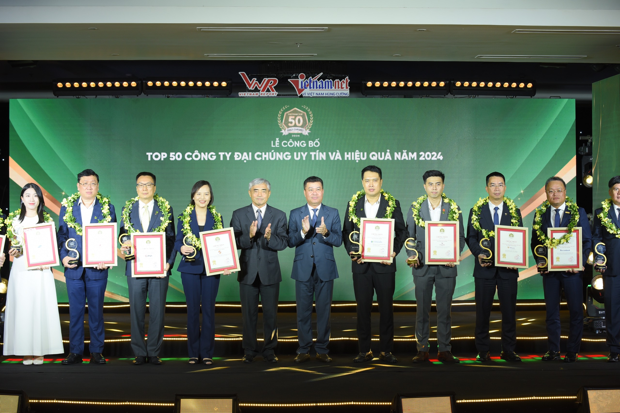 Lễ công bố Top 50 Công ty Đại chúng uy tín và hiệu quả & Top 10 Công ty uy tín các ngành năm 2024