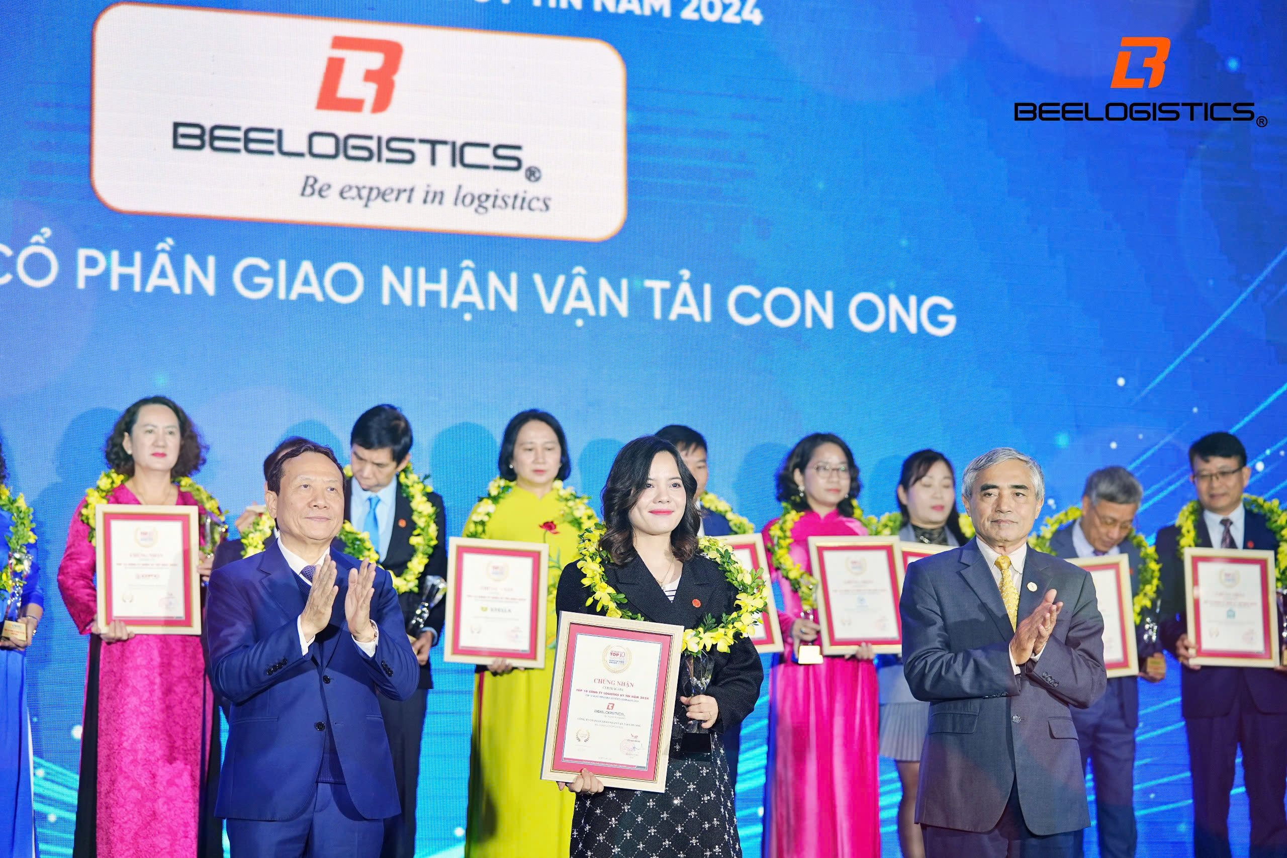 Bee Logistics vươn lên Top 3 Công ty uy tín ngành Logistics Việt Nam 2024, đánh dấu hành trình 20 năm phát triển đầy tự hào