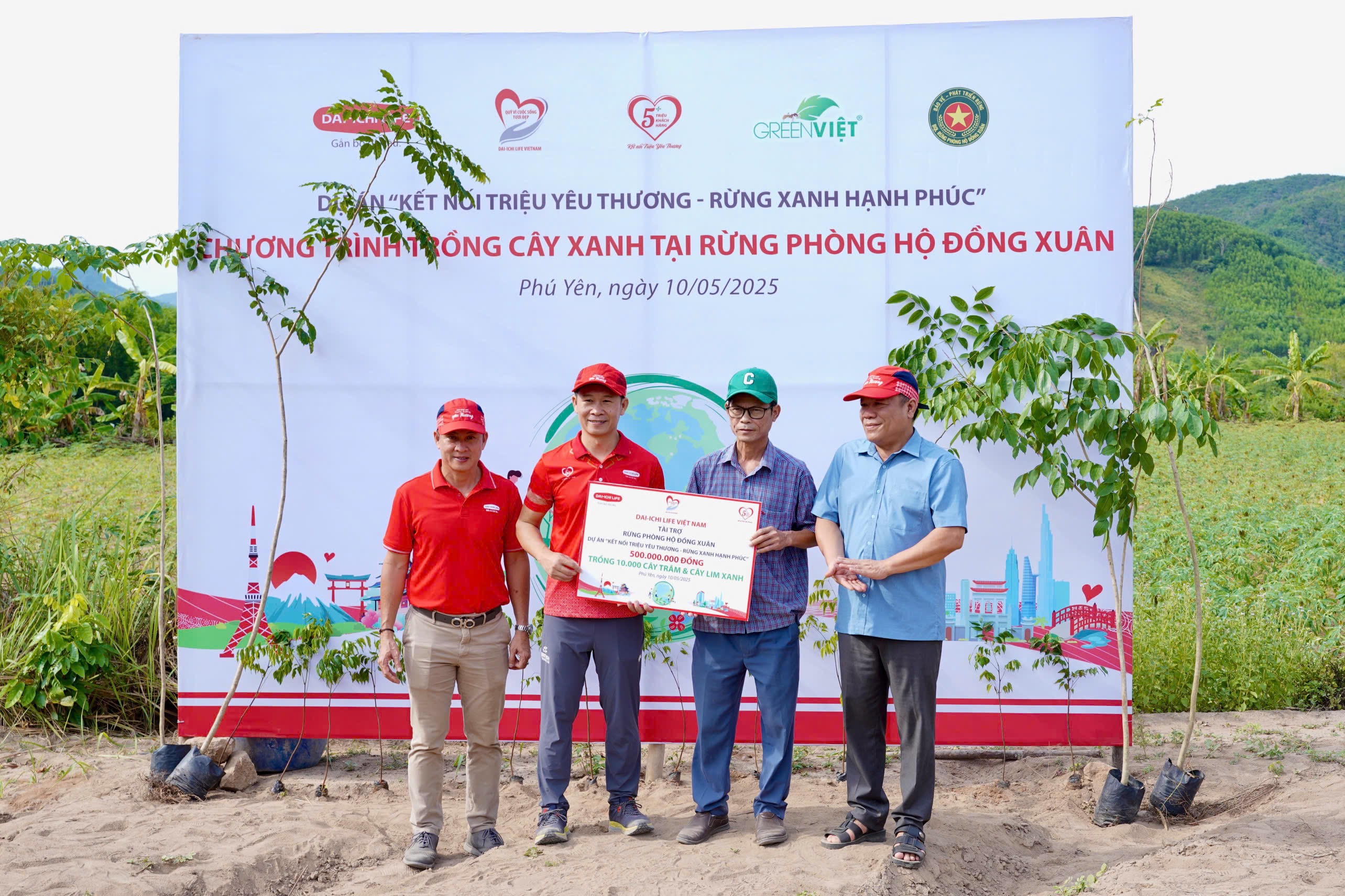 Dai-ichi Life Việt Nam triển khai trồng hơn 10.000 cây xanh  tại Rừng phòng hộ Đồng Xuân, Tỉnh Phú Yên