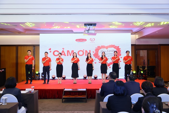 Dai-ichi Life Việt Nam tự hào vượt cột mốc phục vụ 5 triệu khách hàng  