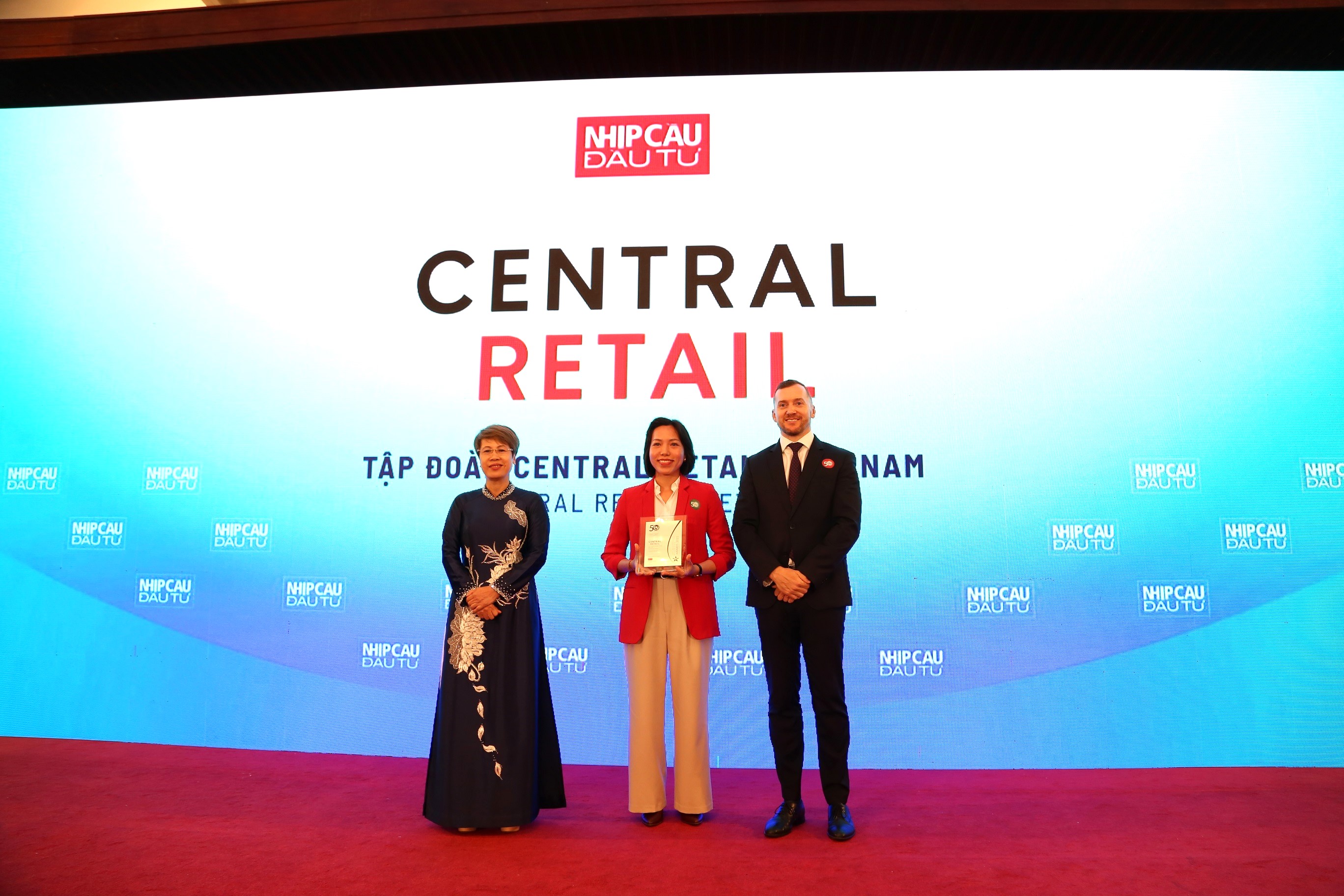Central Retail Việt Nam được vinh danh Doanh nghiệp phát triển bền vững tiêu biểu 2025 