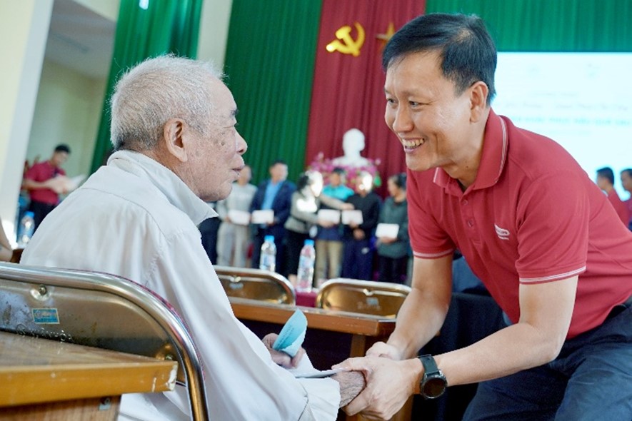 Dai-ichi Life Việt Nam hỗ trợ 3,8 tỷ đồng hỗ trợ người dân tái thiết cuộc sống sau thiên tai