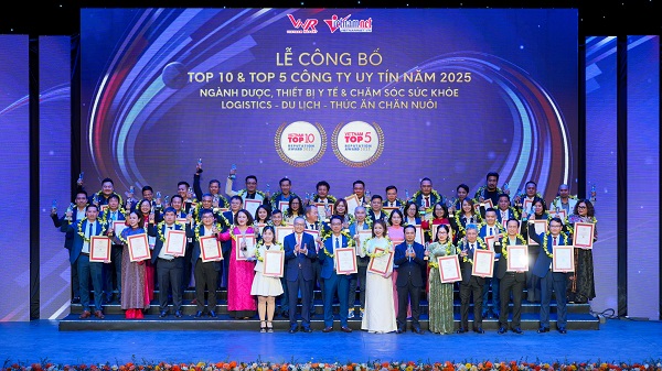 Lễ công bố Bảng xếp hạng VNR500 - VNR FUTURE 100 - TOP 10 & TOP 5 Công ty uy tín các ngành năm 2025
