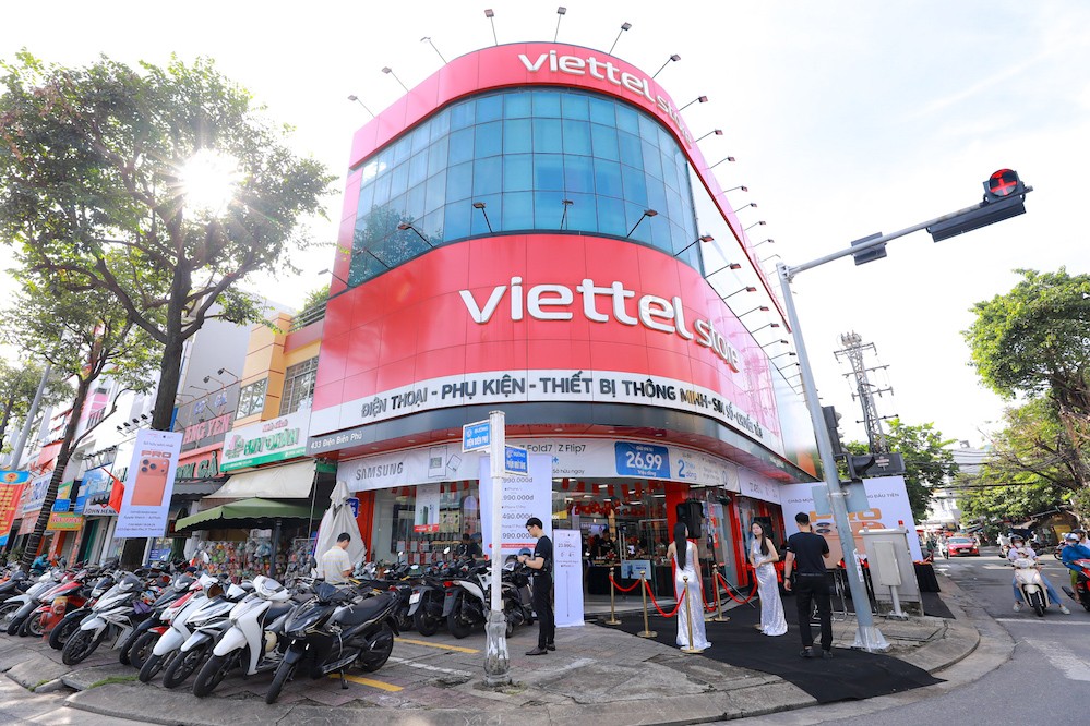 Viettel Store tiếp tục giữ vững TOP 3 nhà bán lẻ uy tín Việt Nam năm 2026