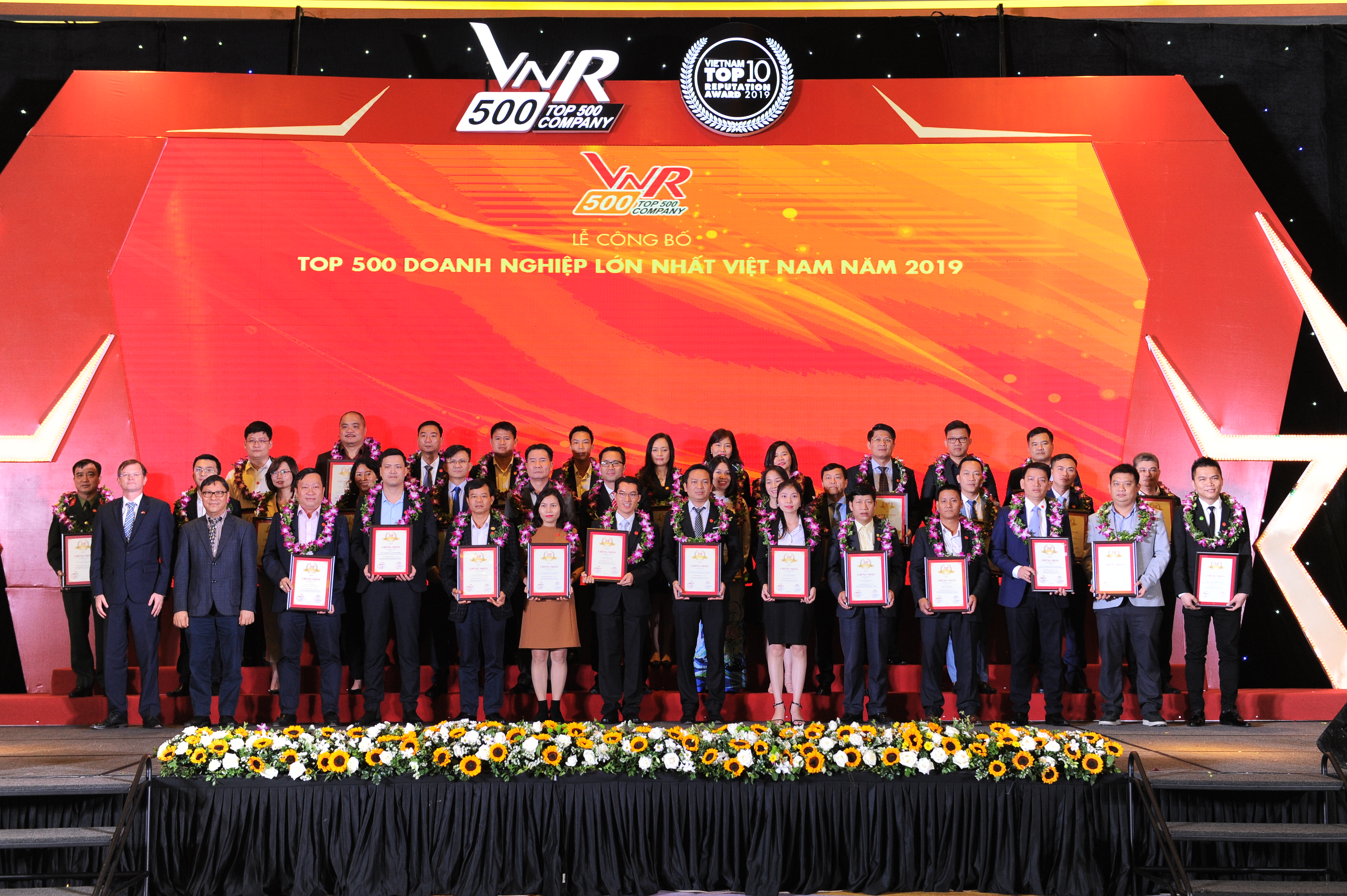Eurowindow xuất sắc tăng hạng trong Top 500 doanh nghiệp lớn nhất Việt Nam năm 2019