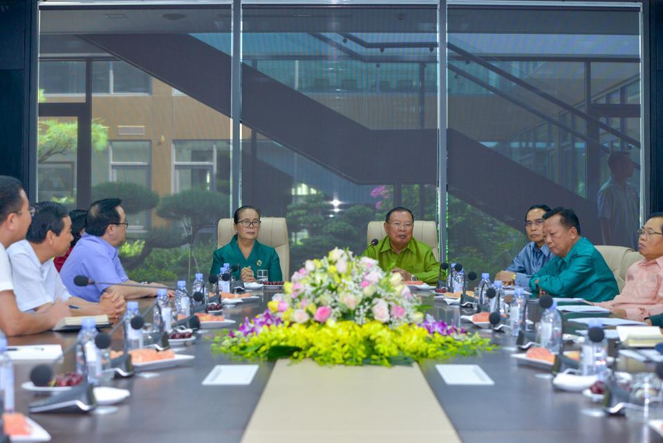 Tổng bí thư, Chủ tịch nước CHDCND Lào thăm chính thức nhà máy Hyundai Thành Công