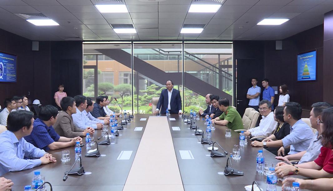 Thủ tướng Nguyễn Xuân Phúc thăm nhà máy sản xuất lắp ráp Ô tô Hyundai Thành Công