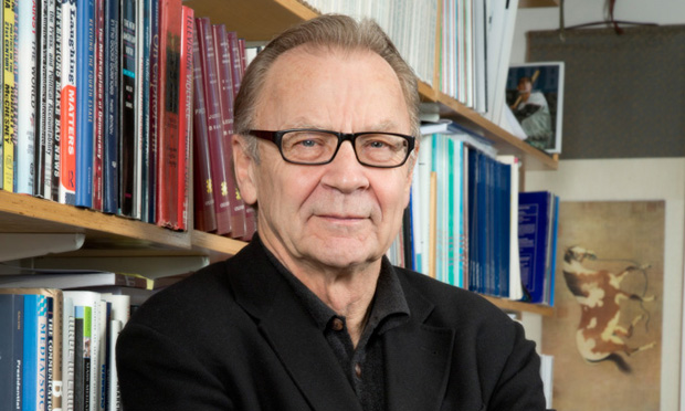 Giáo sư Thomas E. Patterson